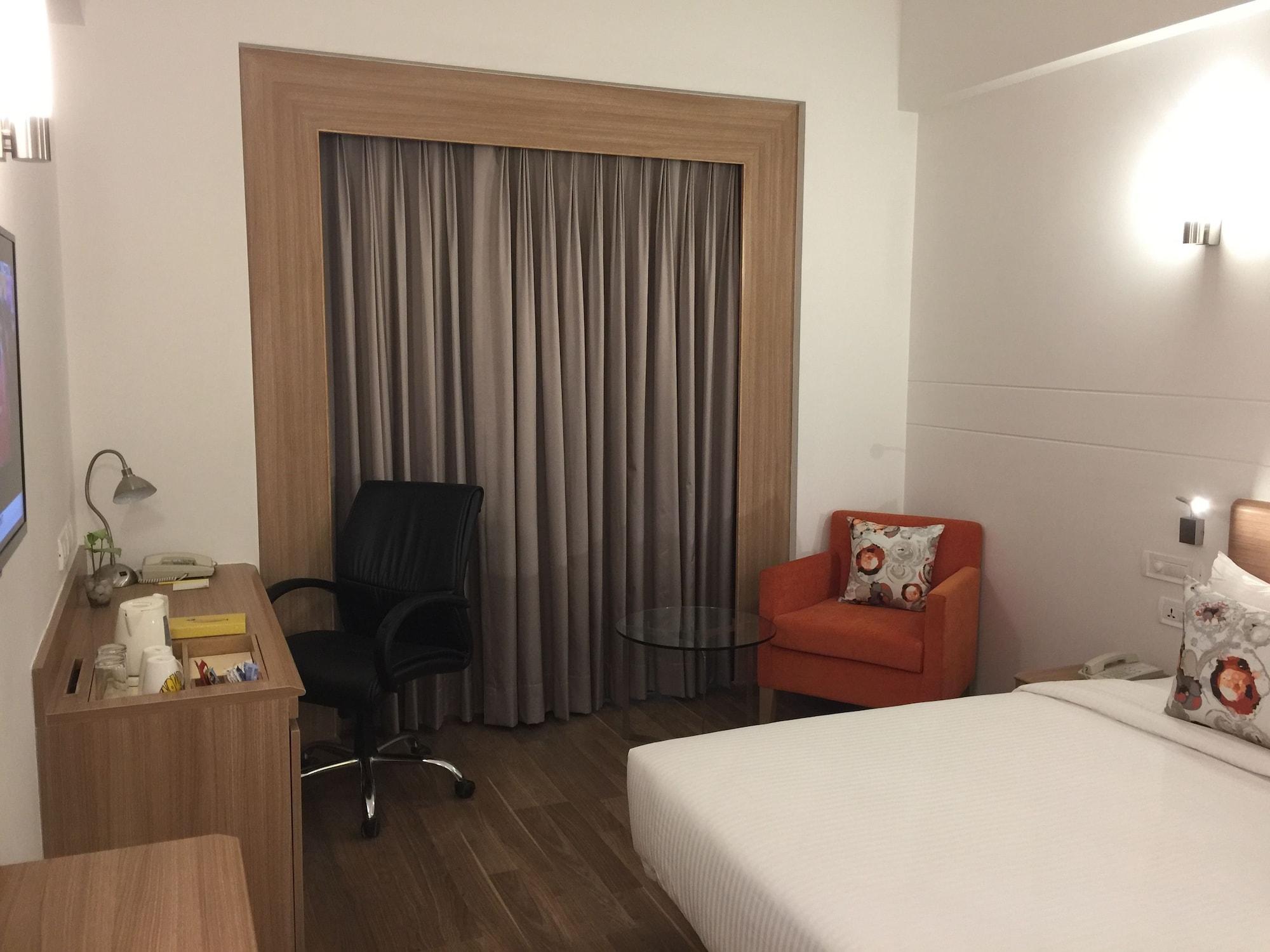 Lemon Tree Hotel, Sector 60, Gurugram Гургаон Экстерьер фото