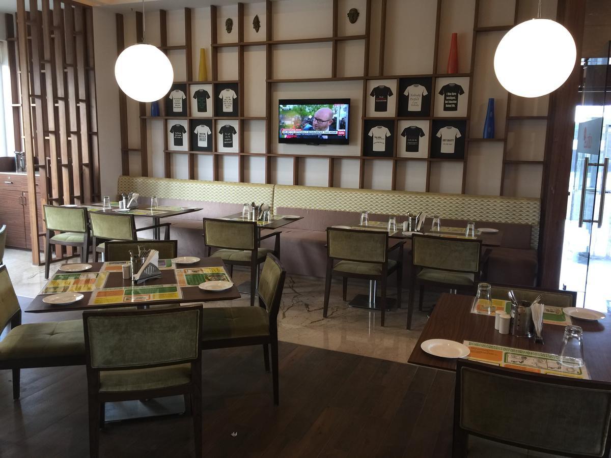 Lemon Tree Hotel, Sector 60, Gurugram Гургаон Экстерьер фото